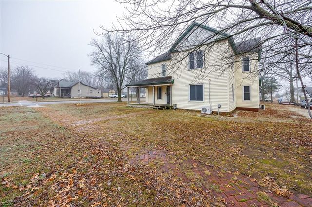 425 E 5th Street, Cherryvale, KS 67335