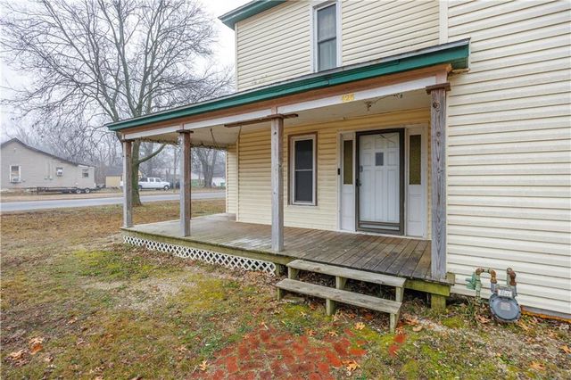 425 E 5th Street, Cherryvale, KS 67335