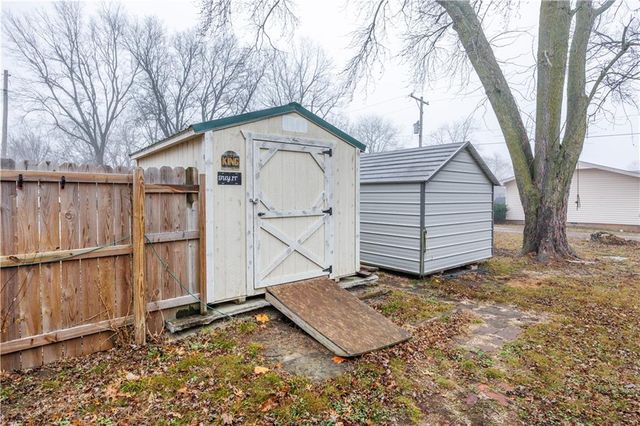 425 E 5th Street, Cherryvale, KS 67335