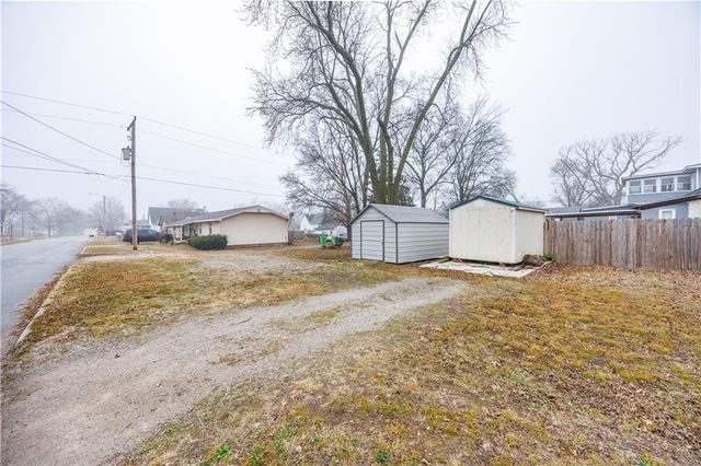 425 E 5th Street, Cherryvale, KS 67335