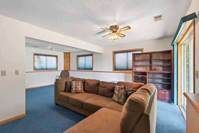 606 8th Street NW, Buffalo, MN 55313