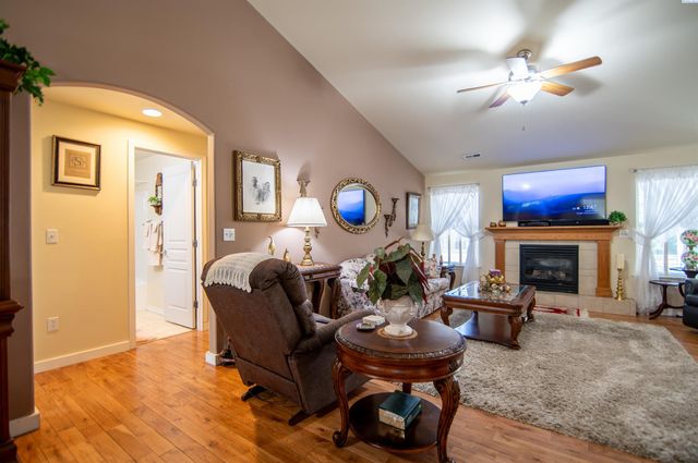 5718 W 15th Ave, Kennewick, WA 99338
