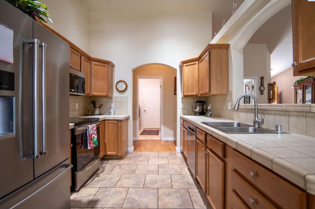 5718 W 15th Ave, Kennewick, WA 99338