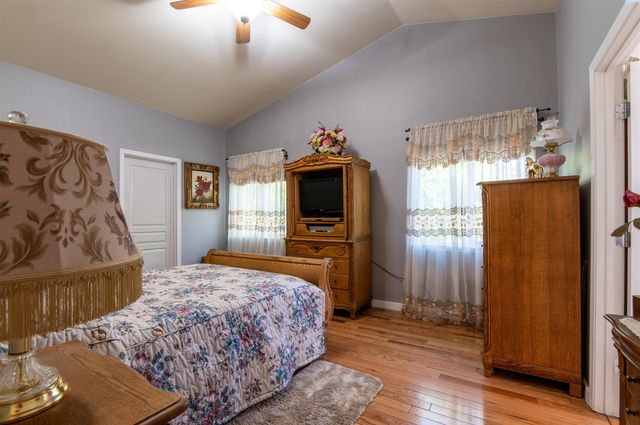 5718 W 15th Ave, Kennewick, WA 99338