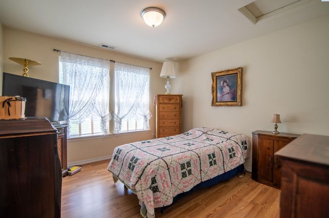 5718 W 15th Ave, Kennewick, WA 99338