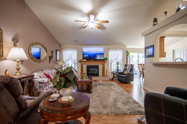 5718 W 15th Ave, Kennewick, WA 99338