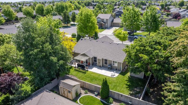 5718 W 15th Ave, Kennewick, WA 99338