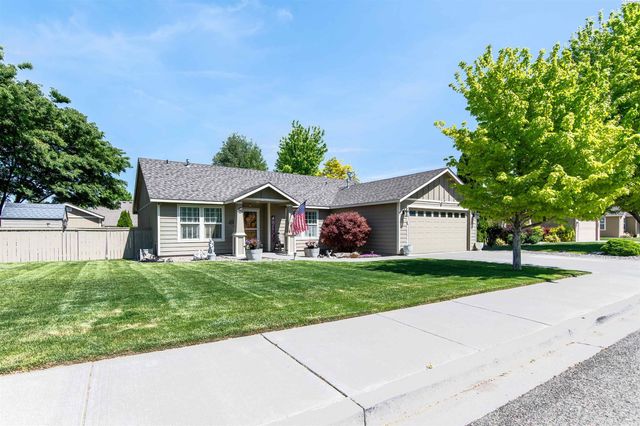5718 W 15th Ave, Kennewick, WA 99338