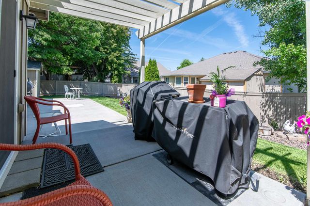5718 W 15th Ave, Kennewick, WA 99338