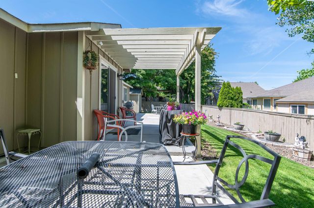 5718 W 15th Ave, Kennewick, WA 99338