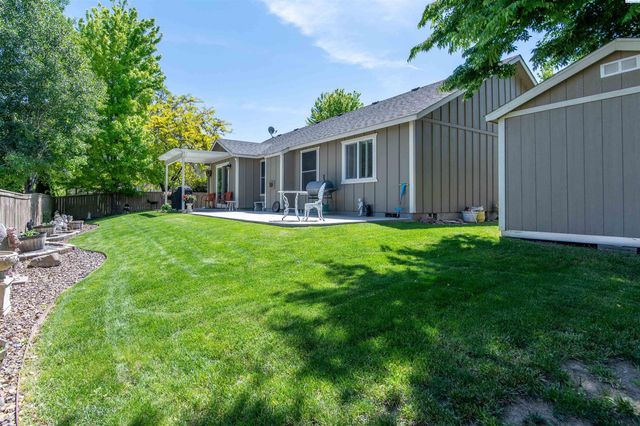 5718 W 15th Ave, Kennewick, WA 99338