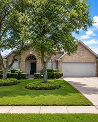 4602 W Thunderwood Circle, Fresno, TX 77545
