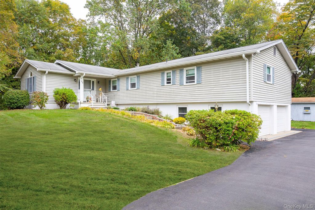 15 Russo Drive, Hopewell Junction, NY 12533
