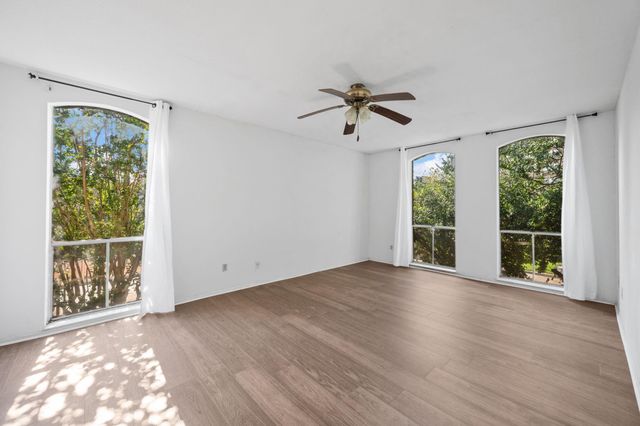 4649 Wild Indigo Street 337, Houston, TX 77027