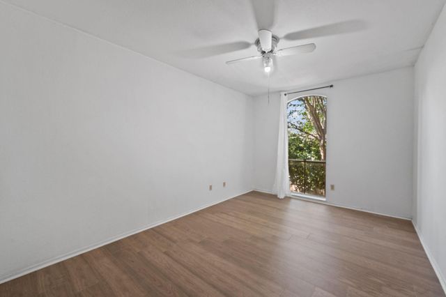 4649 Wild Indigo Street 337, Houston, TX 77027