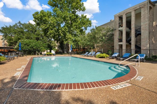 4649 Wild Indigo Street 337, Houston, TX 77027