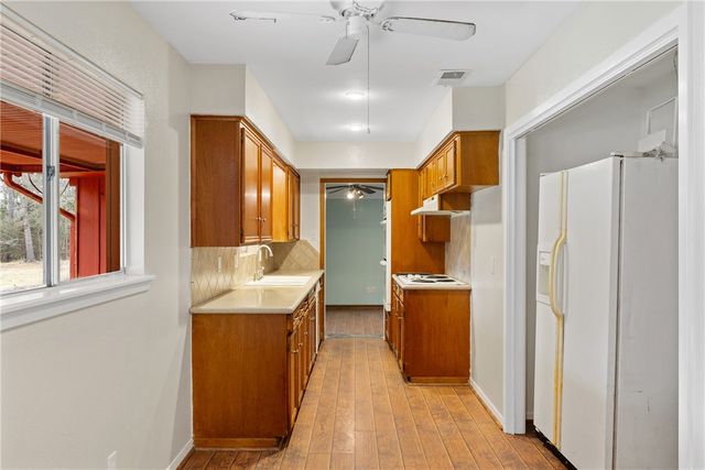 29 Dogwood Rd, Huntsville, TX 77320