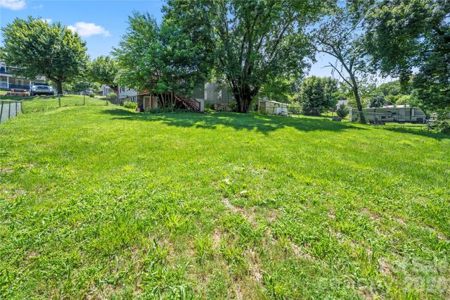 142 Substation Road, Canton, NC 28716