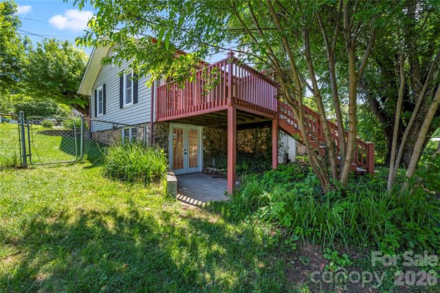 142 Substation Road, Canton, NC 28716