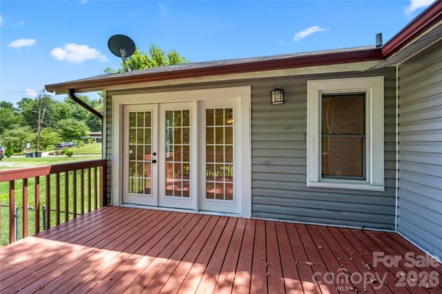 142 Substation Road, Canton, NC 28716