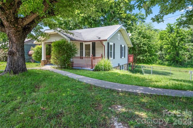 142 Substation Road, Canton, NC 28716