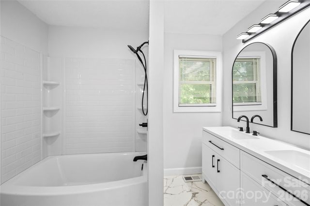 142 Substation Road, Canton, NC 28716