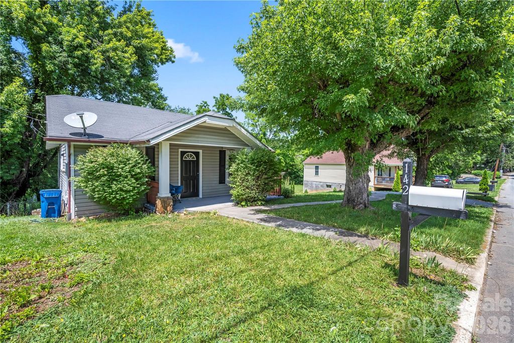 142 Substation Road, Canton, NC 28716