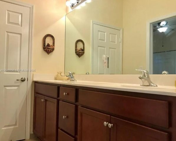 5919 NW 56th Pl, Tamarac, FL 33319