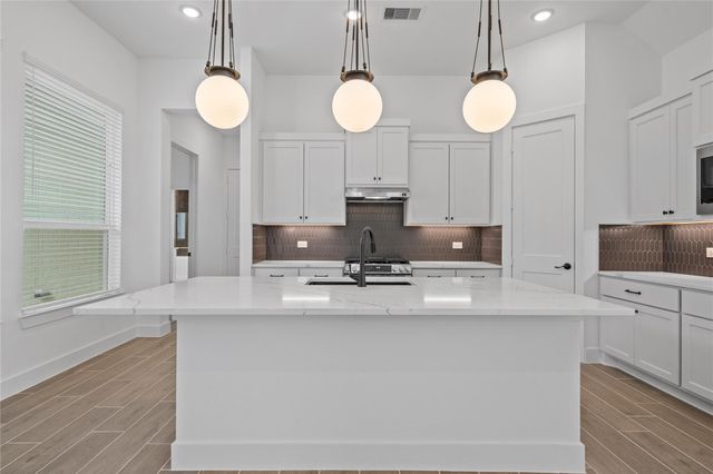 11914 North Pavillion Drive, Mont Belvieu, TX 77523