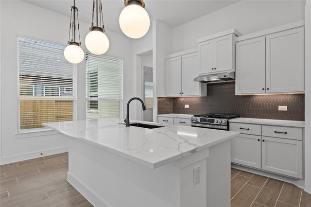 11914 North Pavillion Drive, Mont Belvieu, TX 77523