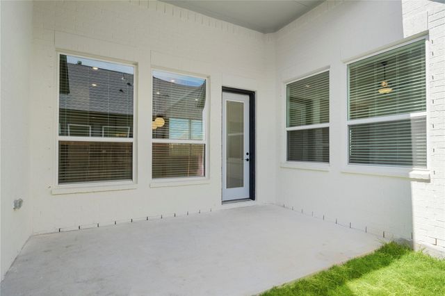 11914 North Pavillion Drive, Mont Belvieu, TX 77523