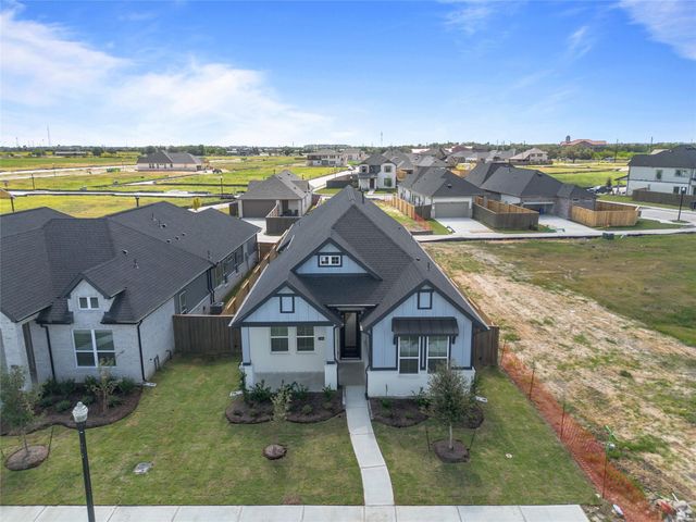 11914 North Pavillion Drive, Mont Belvieu, TX 77523