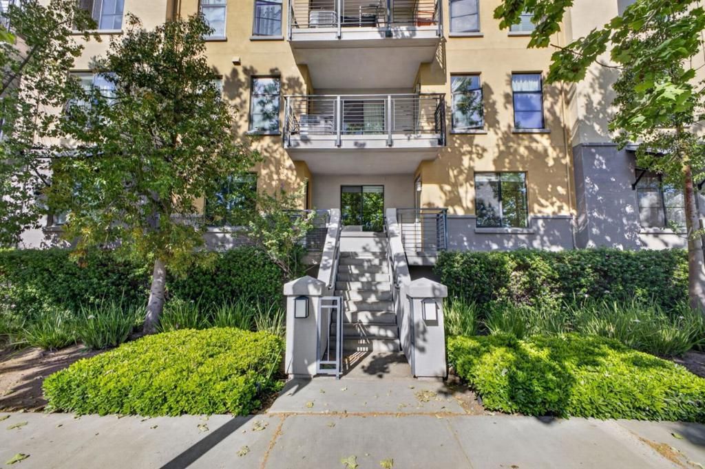 Image 1 of property listing at 800 N 8th Street 103, San Jose, CA 95112