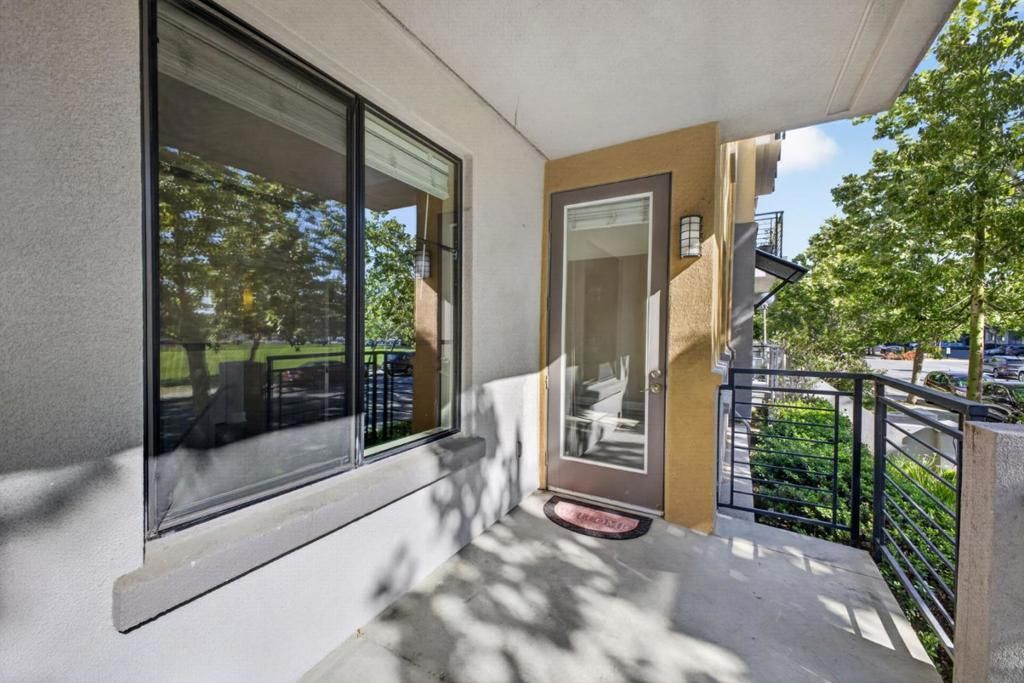 Image 17 of property listing at 800 N 8th Street 103, San Jose, CA 95112