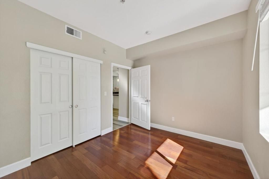 Image 19 of property listing at 800 N 8th Street 103, San Jose, CA 95112