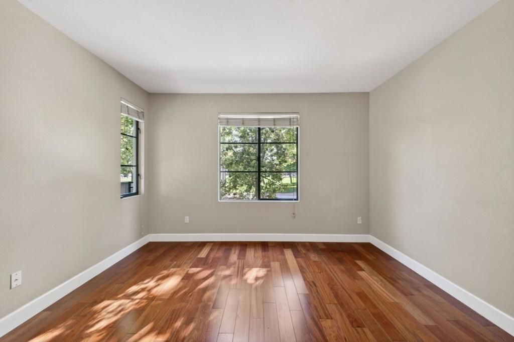 Image 22 of property listing at 800 N 8th Street 103, San Jose, CA 95112