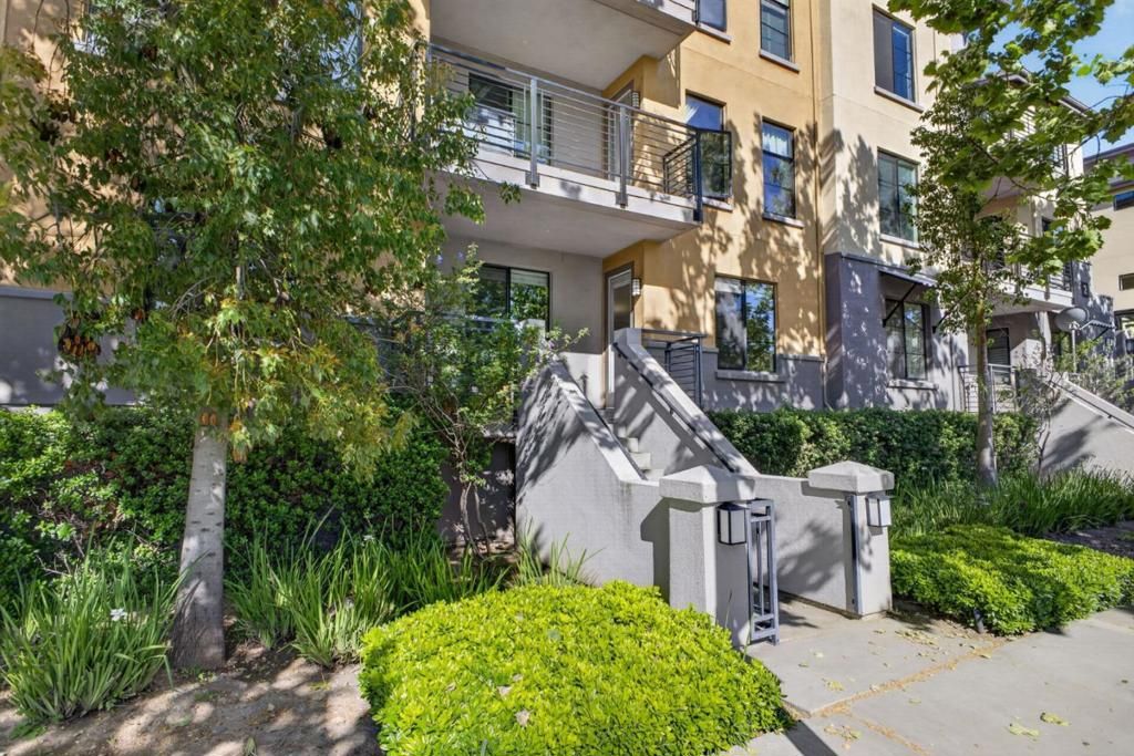 Image 3 of property listing at 800 N 8th Street 103, San Jose, CA 95112