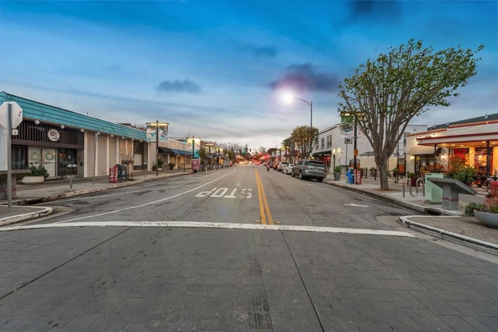 Image 36 of property listing at 800 N 8th Street 103, San Jose, CA 95112