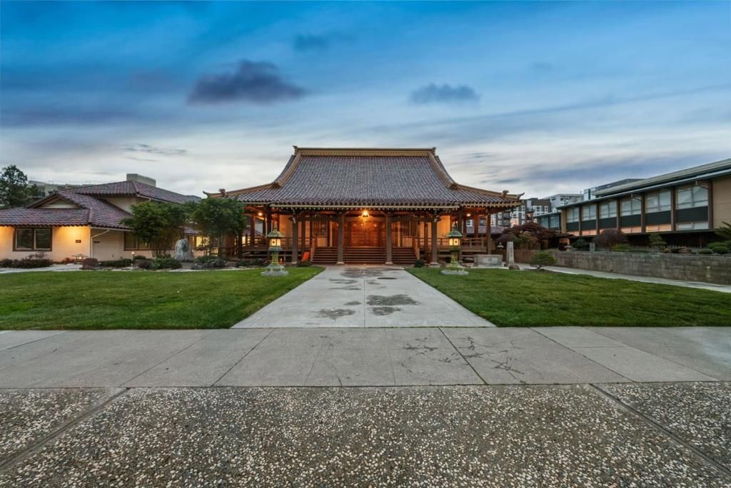 Image 39 of property listing at 800 N 8th Street 103, San Jose, CA 95112
