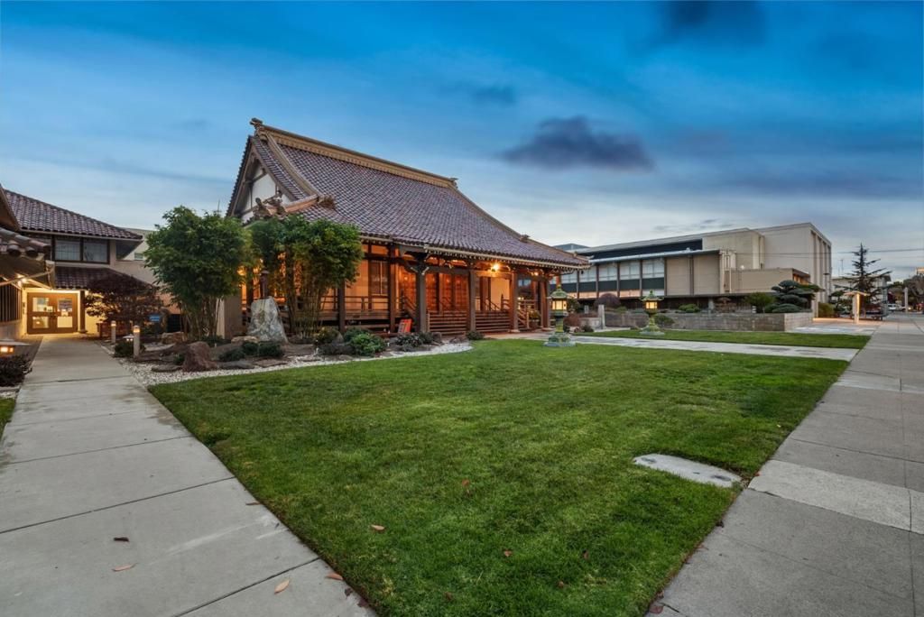 Image 40 of property listing at 800 N 8th Street 103, San Jose, CA 95112