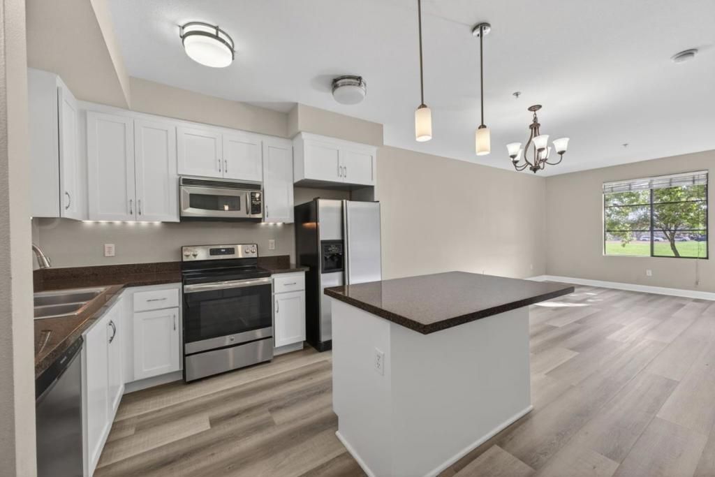Image 9 of property listing at 800 N 8th Street 103, San Jose, CA 95112