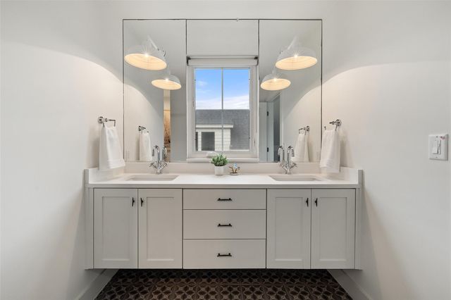 1503 Richcreek RD A, Austin, TX 78757