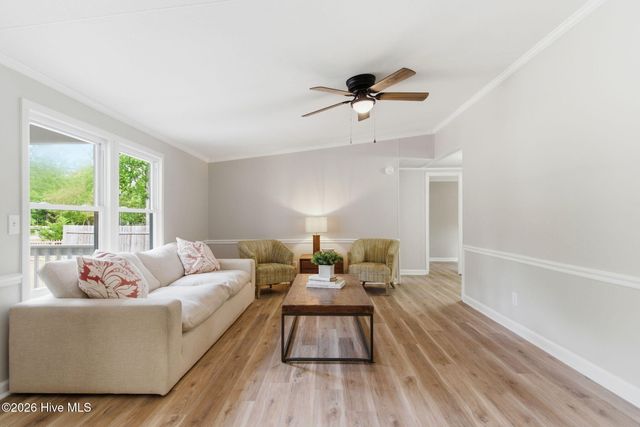 73 J E Batson Road, Hampstead, NC 28443