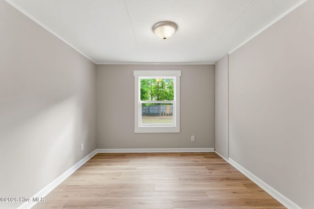 73 J E Batson Road, Hampstead, NC 28443