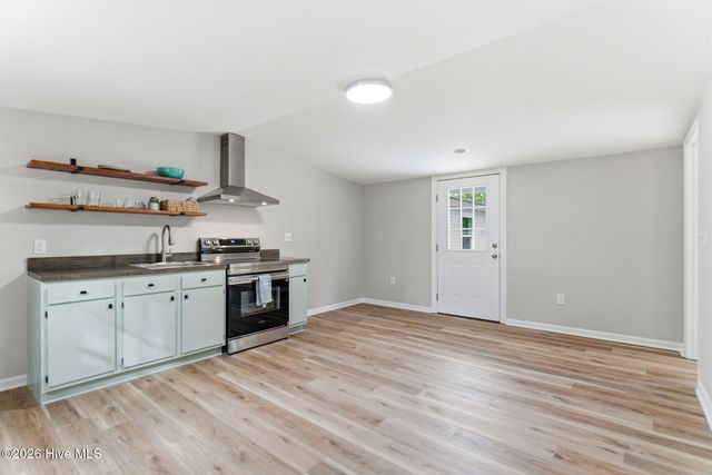 73 J E Batson Road, Hampstead, NC 28443