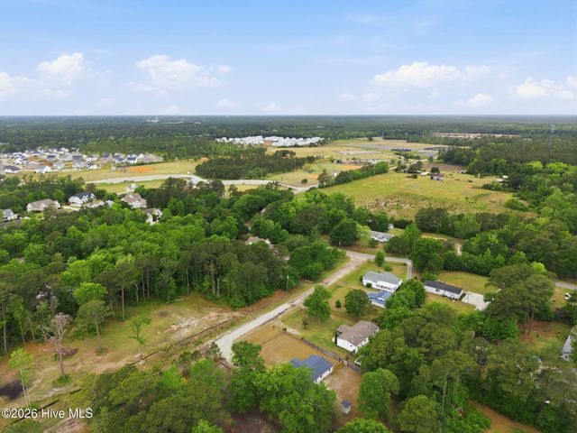 73 J E Batson Road, Hampstead, NC 28443