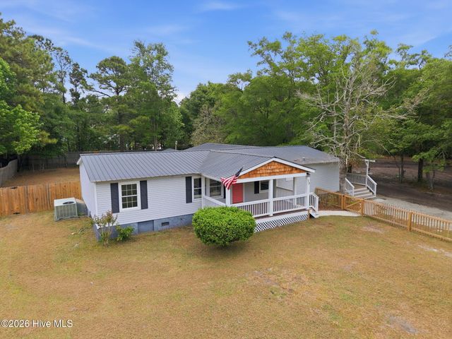 73 J E Batson Road, Hampstead, NC 28443