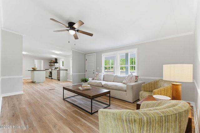 73 J E Batson Road, Hampstead, NC 28443