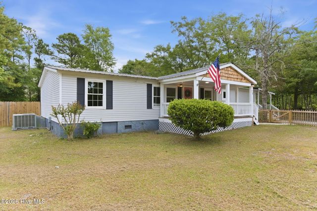 73 J E Batson Road, Hampstead, NC 28443