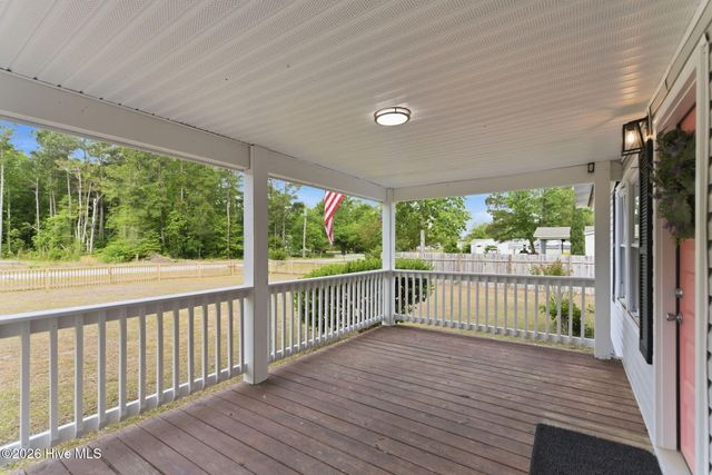 73 J E Batson Road, Hampstead, NC 28443